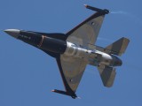 RIAT2006_077 - another bottom view of the Dutch F16